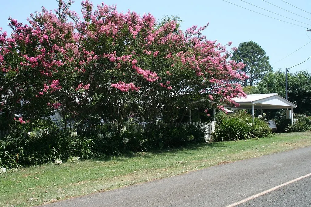 Jacaranda Homestead Accommodation Mount Tamborine 0*,