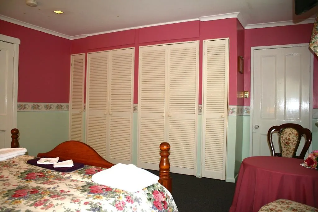 Jacaranda Homestead Accommodation Mount Tamborine 0*,