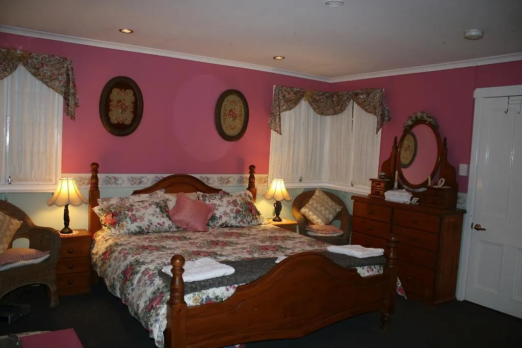 Jacaranda Homestead Accommodation Mount Tamborine Australia