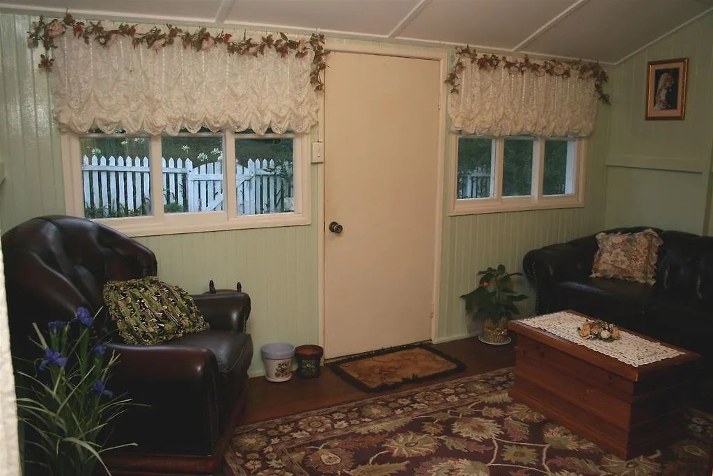 Jacaranda Homestead Accommodation Mount Tamborine Holiday home