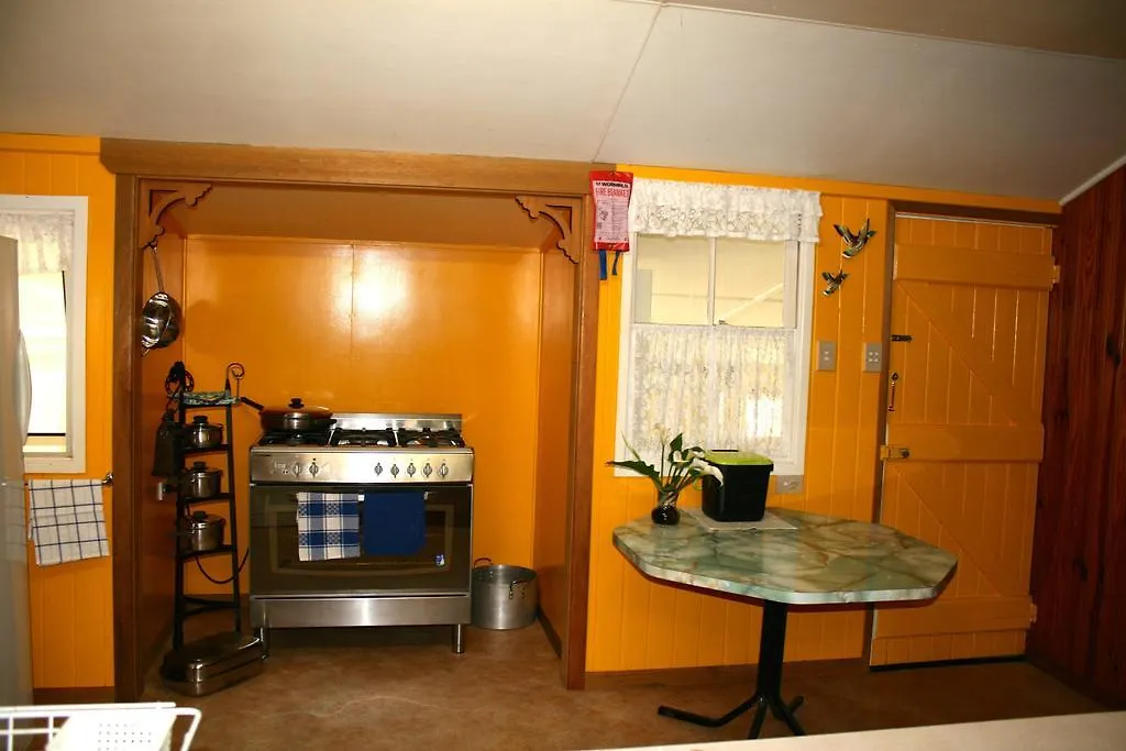 Jacaranda Homestead Accommodation Mount Tamborine Holiday home